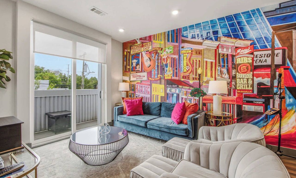 Rolling Mill Hill Condo | Muse | Modern condo in great downtown location with balcony & rooftop lounge