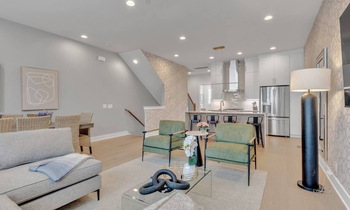Corinne Place House | Music City Mansion! 2 Miles to Broadway + 12 beds