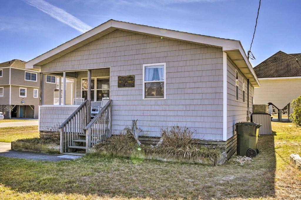 Nags Head House | Nags Head Cottage Screened Porch, Walk to Beach!