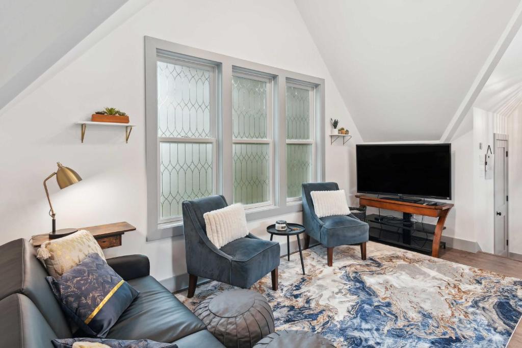 Woodland in Waverly Apartment | Nashville Vacation Rental Near Bridgestone Arena!