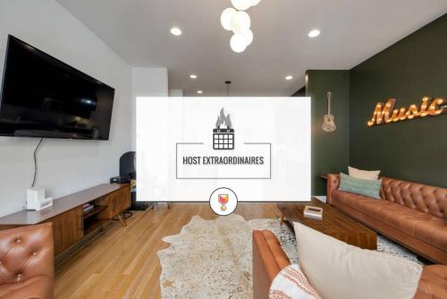 Nashville House | Nashvista Townhome Downtown Views 10 Comfy Beds