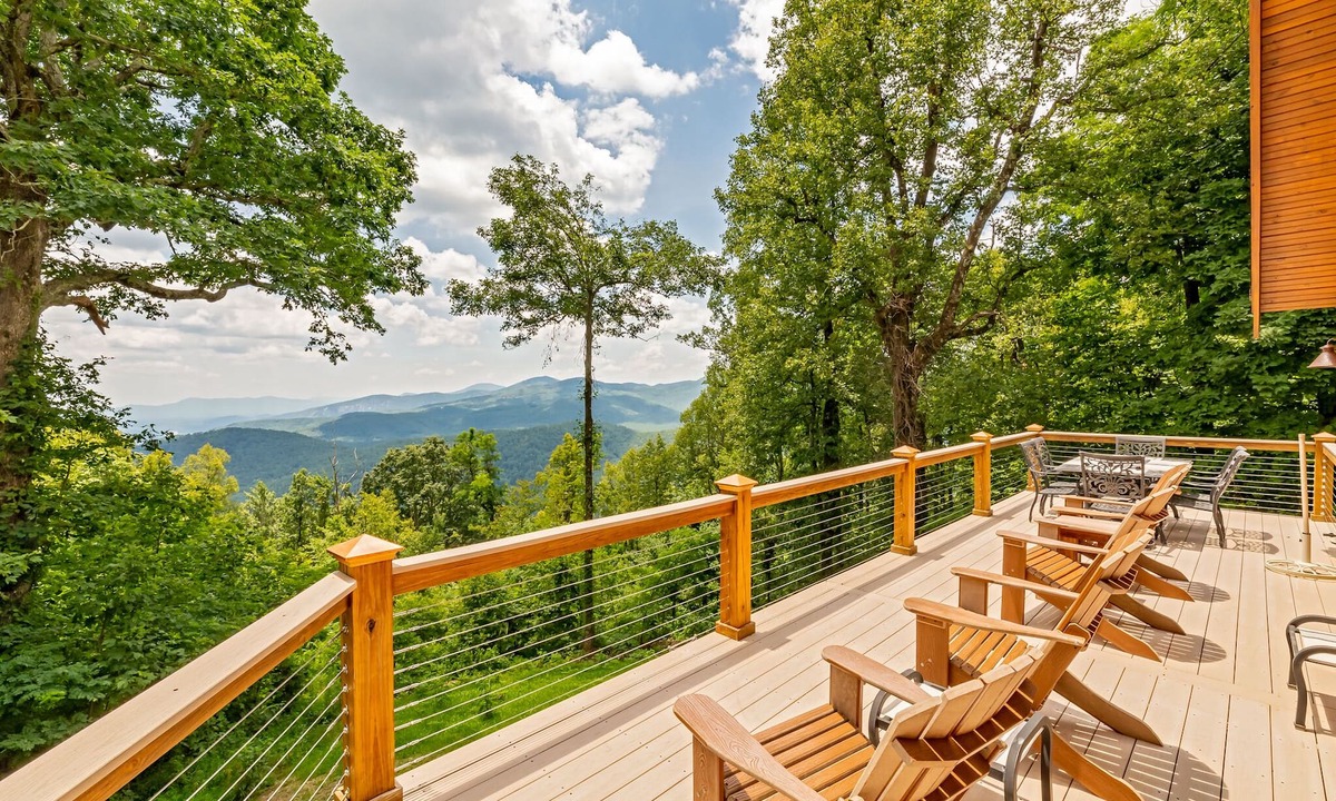 Old Fort Cabin | Near Asheville w/Awesome Mountain View!