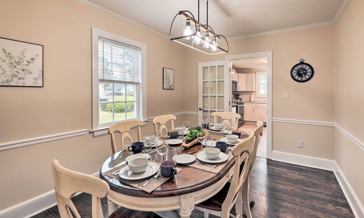 New Bern House | New Bern Retreat w/Fire Pit ~ 1 Mi to Dtwn!