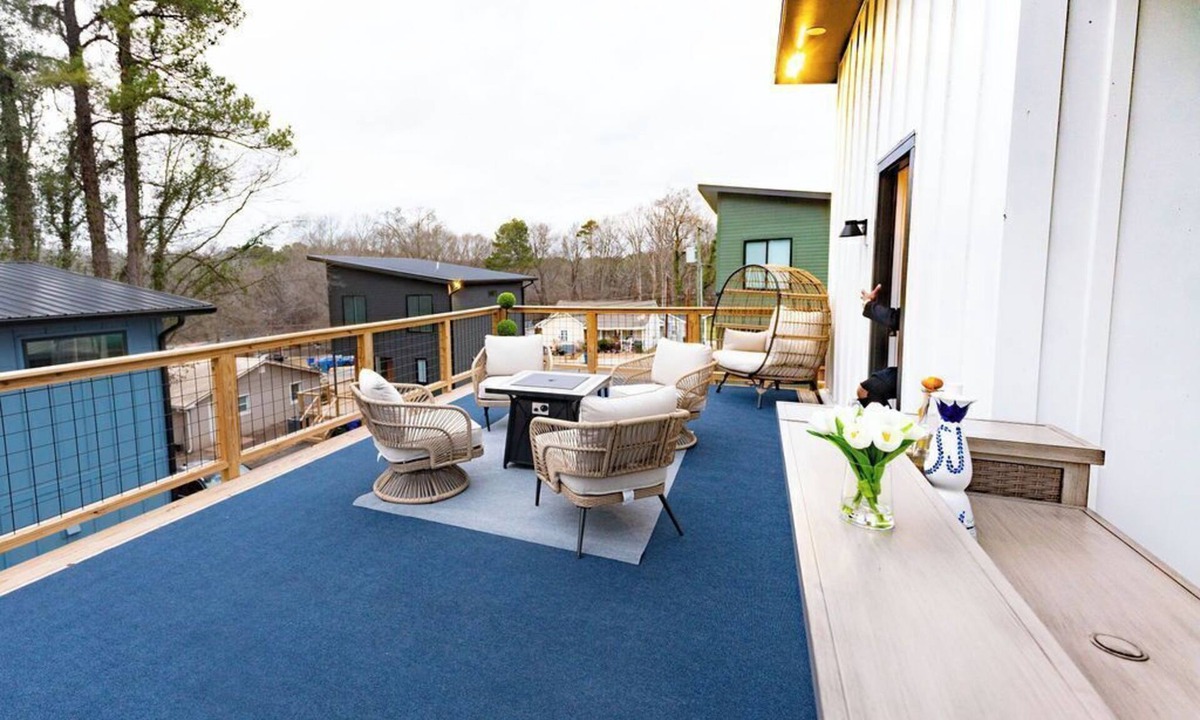 Hayes House | New Build: Blue Rooftop& Patio min's from Downtown, Duke, NCCU, Hospital,