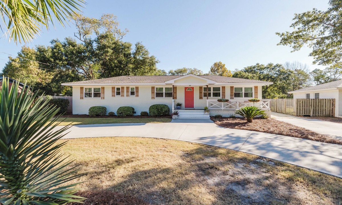 Wilmington House | NEW! Cozy Hidden Haven - Centrally Located to Beach, Shopping & Downtown!