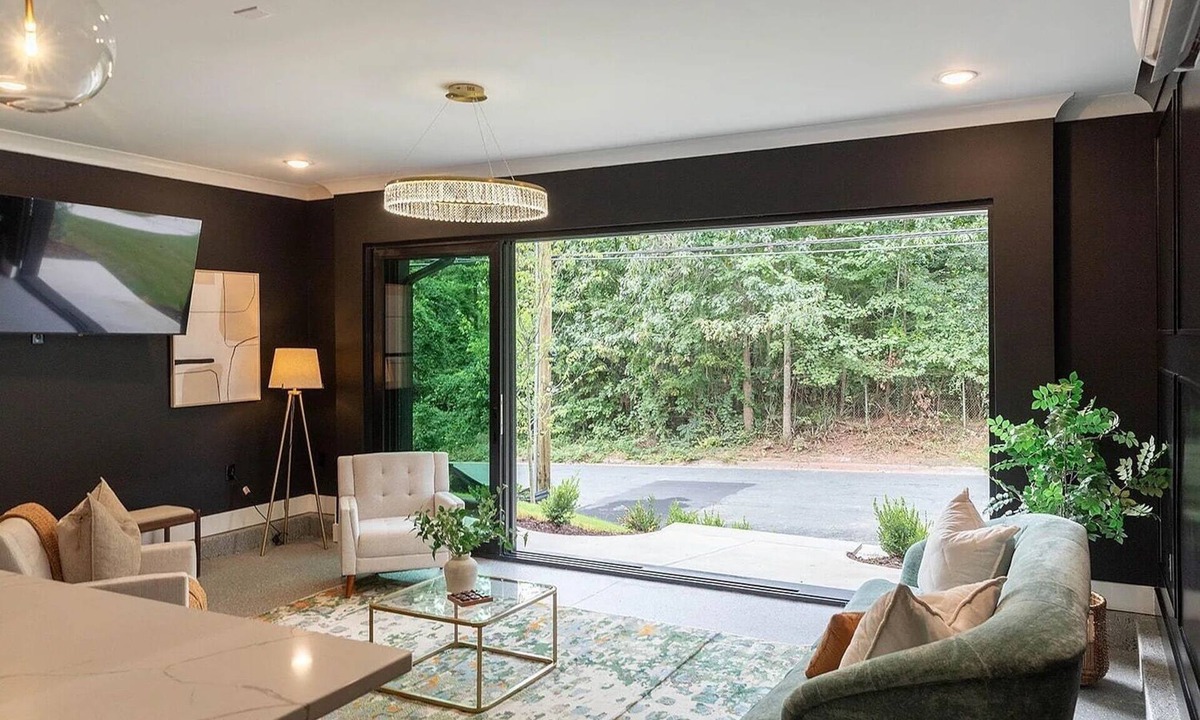 Duke Park House | New luxury home for 10! Speakeasy, movie theatre, 5 min to Duke & downtown!