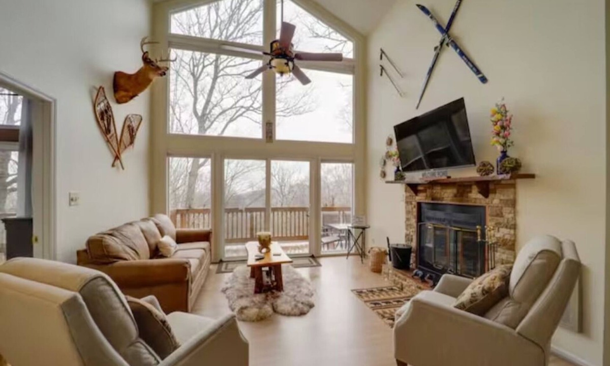Beech Mountain House | NEW-Maple Leaf Lodge! 2min to Ski hills! Sleep12 with Fireplace