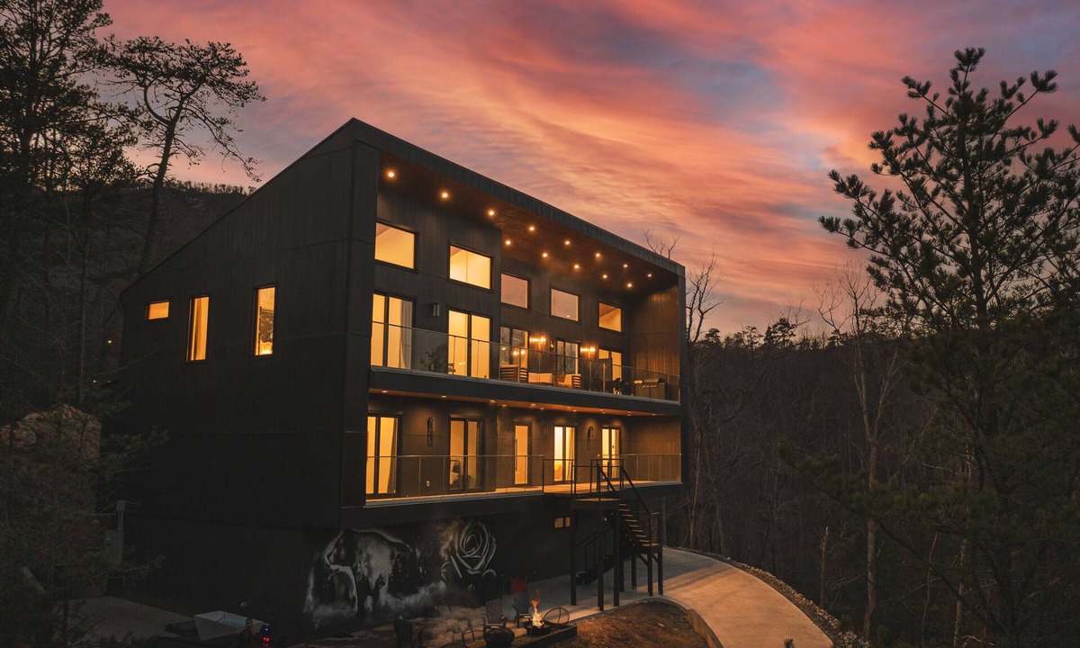 Lake Lure House | NEW Modern Luxury Inside Rumbling Bald Resort- Hot Tub, Cold Plunge, Firepits