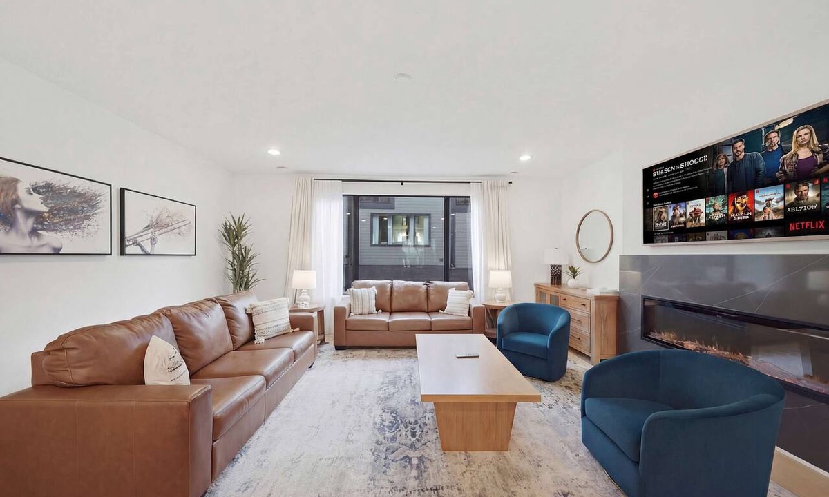 Hurwood Heights Apartment | NEW Modern Nashville Escape with Rooftop Hot Tub