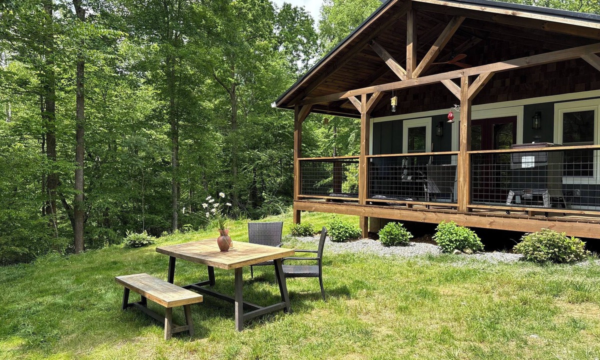 Marion Cabin | New river front cozy cabin on 60 acre private farm.
