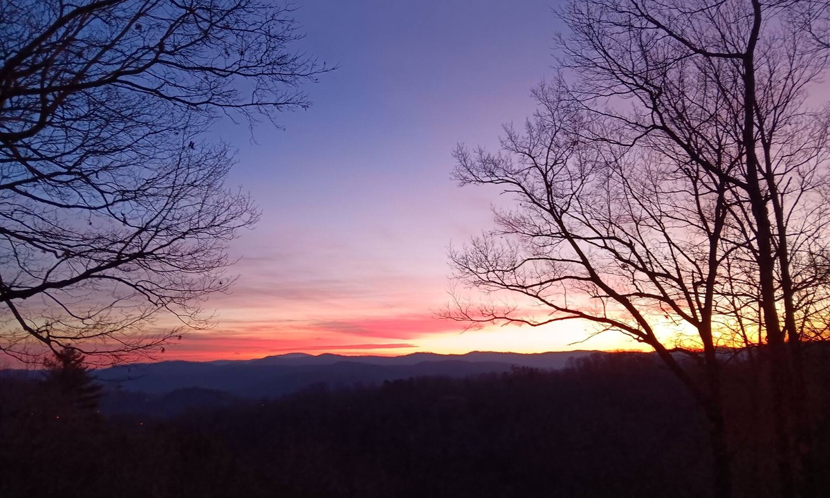 Rosman House | NEW! Spectacular mountain views, waterfalls, hike, bike, kayak at your doorstep!