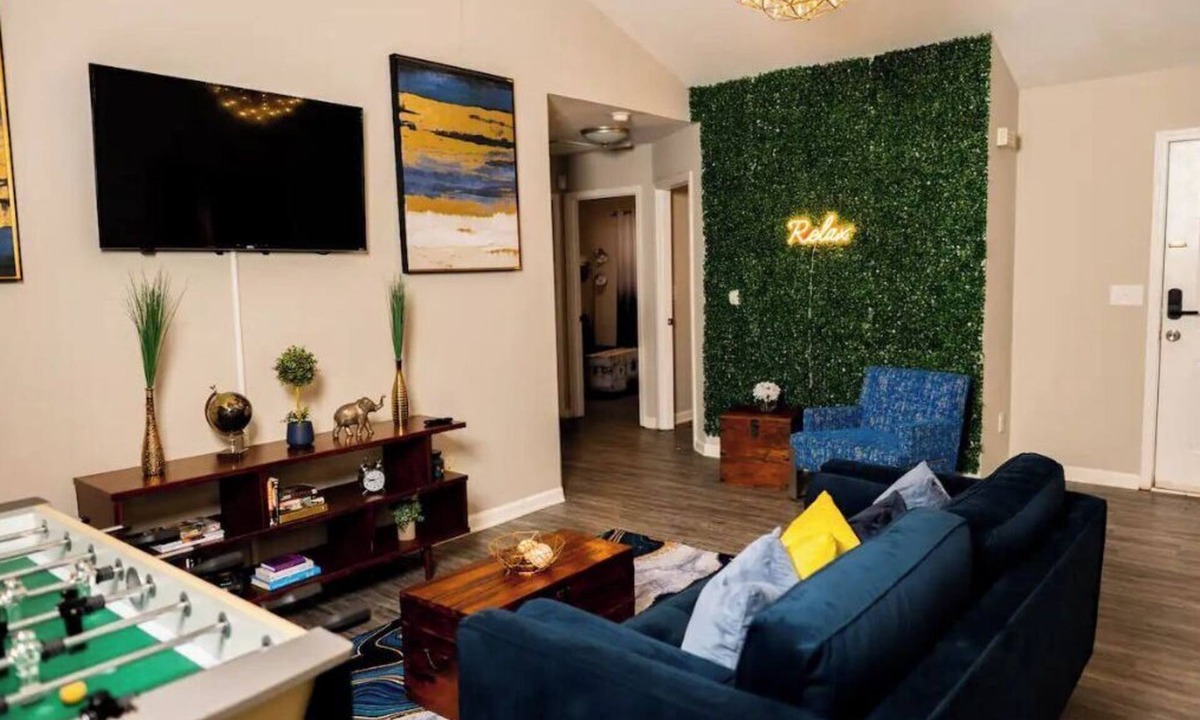 University Place House | Newly Reno Cozy Modern Fun Ranch home *KING BED*