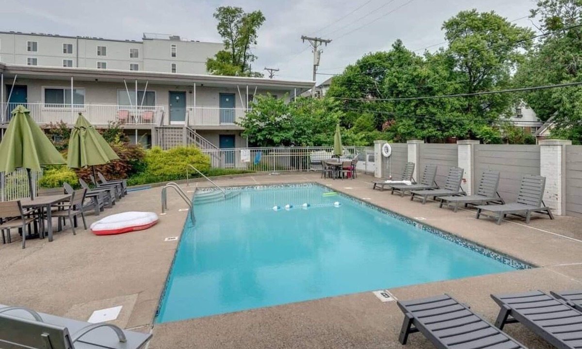 Melrose Condo | Newly renovated studio! Our 'bnb used to be a 50's motel that was converted to condos