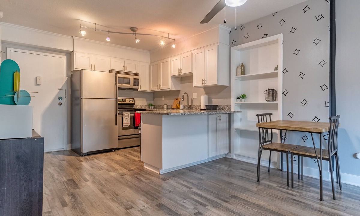 Crabtree Apartment | Newly Renovated Studio Downtown