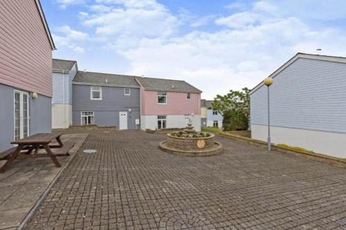 Newquay City Centre House | Newquay - Atlantic Lodge - 10 - Pets - Pools - Gym