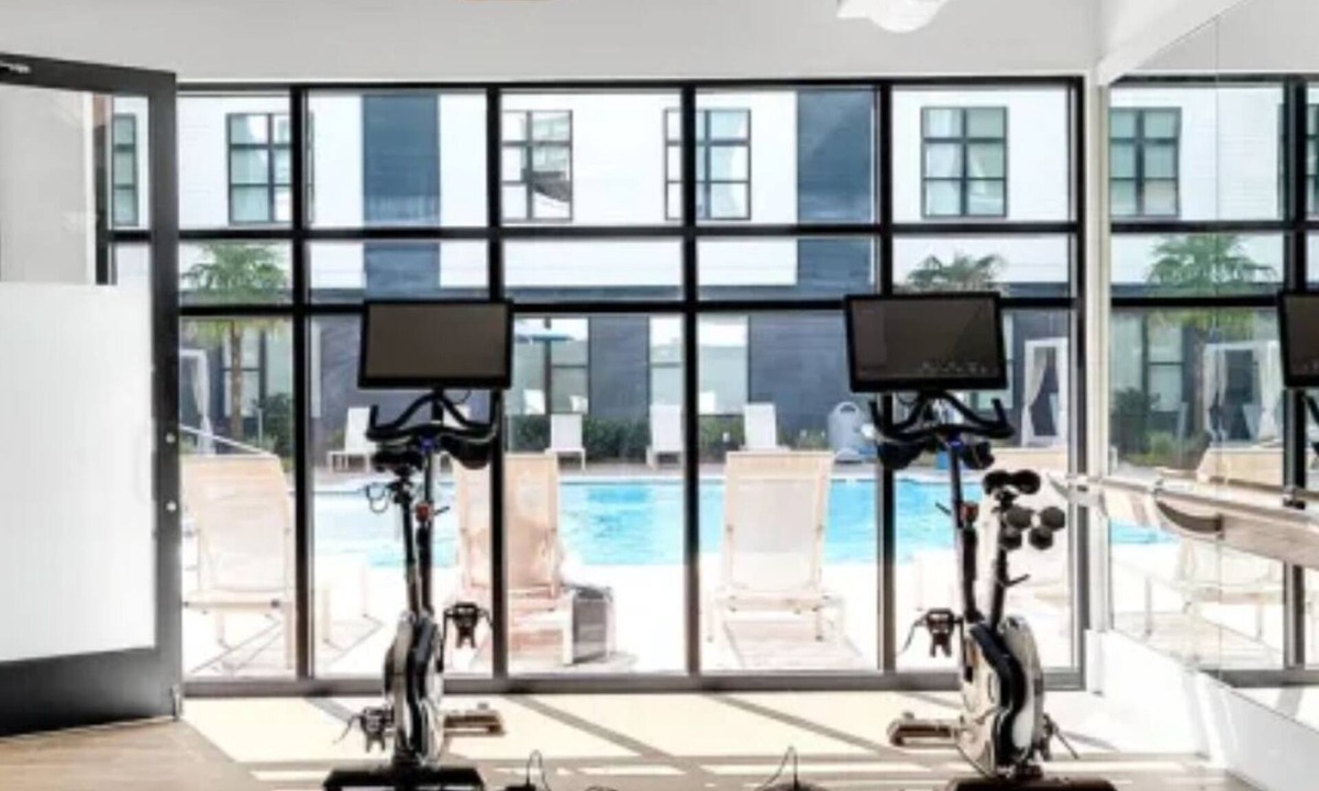 Caroleen Apartment | Nice clean rooms and safe for travels