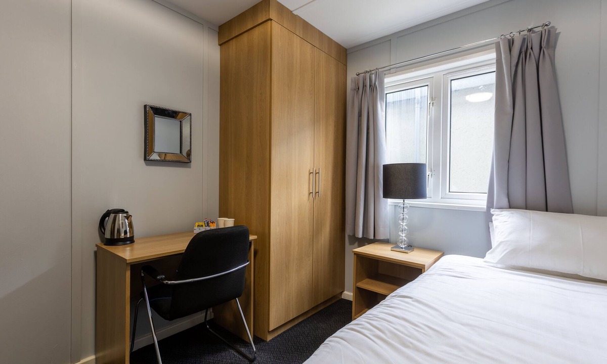 Kirmington Hotel | Nightel