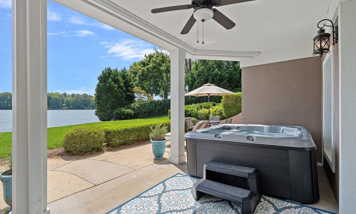 Troutman House | Norman Keys by SoCharm | Big Lake Views