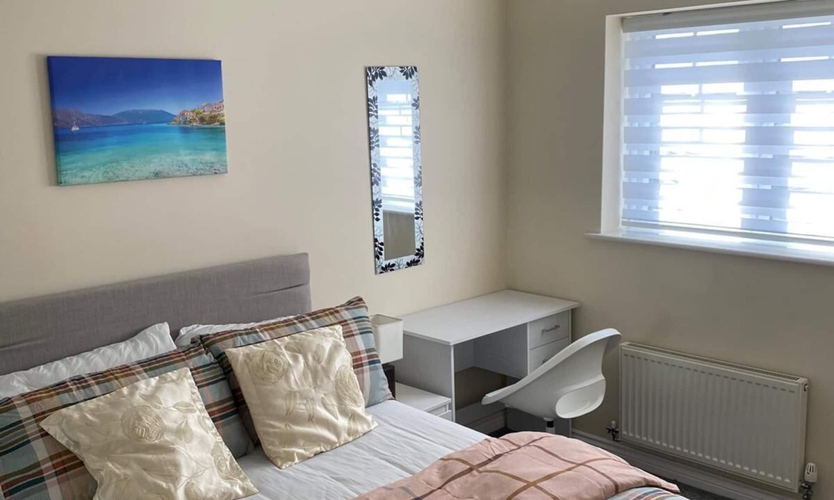 Newcastle-upon-Tyne House | Oasis Abode @ Ashover Newcastle: Two ensuites, and two double beds room.