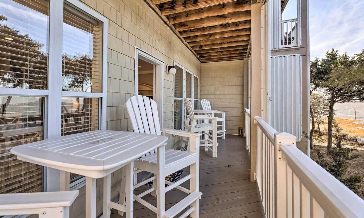 Indian Beach Condo | Ocean Club Condo w/Community Pool & Hot Tub
