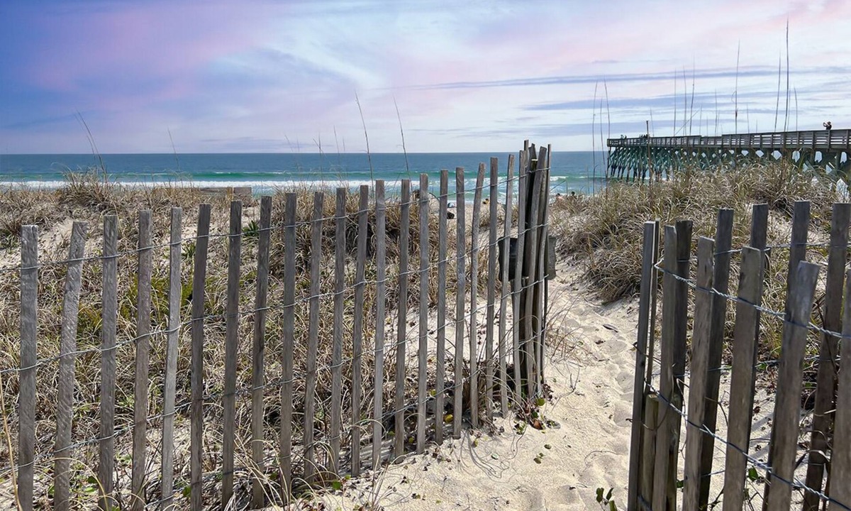 South End House | Oceanfront 1br studio apartment w/ocean views and direct beach access.