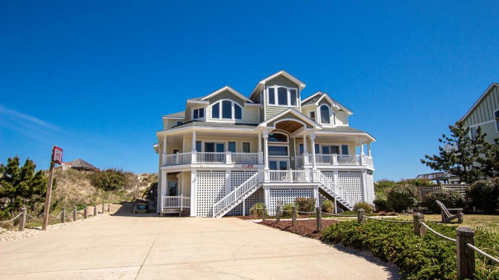 Whalehead Beach House | OCEANFRONT, 10 BRs, ELEV, Pool, Rec Rm, Theater Rm, Ocean Views, WL845, MacDaddy