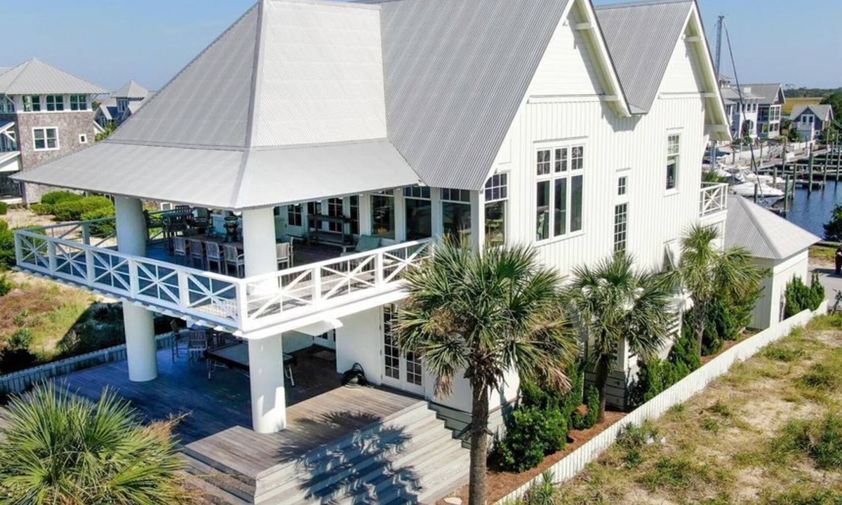 Bald Head Island House | Oceanfront 5 bedroom located in Harbour Village on Bald Head Island