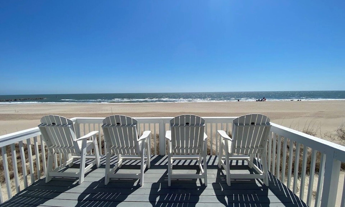 Ash House | OceanFront Beach Paradise on charming Ocean Isle Beach
