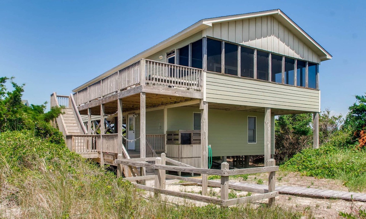 Avon House | Oceanfront Home in Avon w/Easy Beach Access, Grill, and Screened Porch