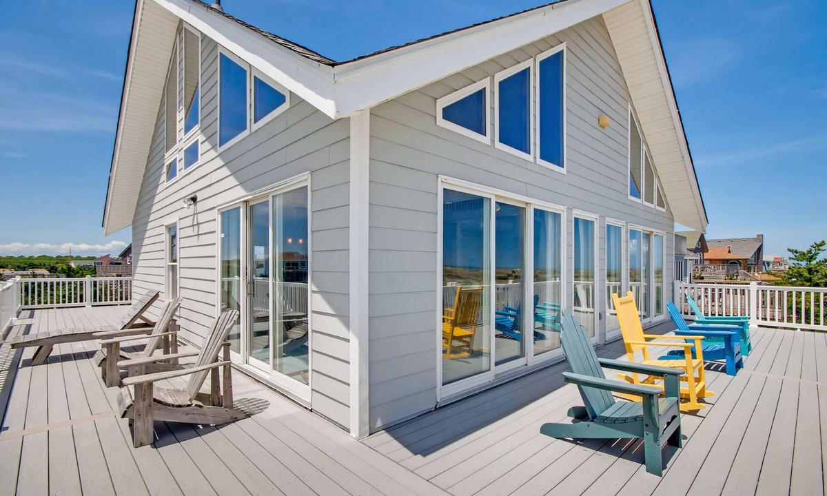 Salvo House | Oceanfront Peaceful Easy Feeling! Home w/Hot Tub, Game Room, Easy Beach Access