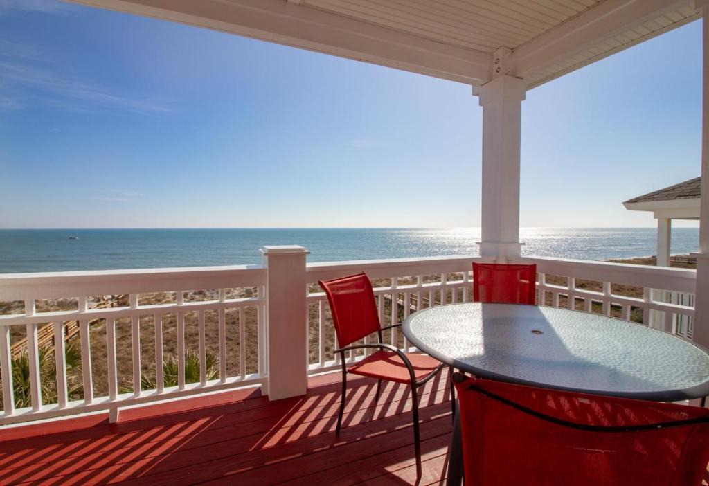 North Carolina Coast House | Oceanfront Townhouse with Pool