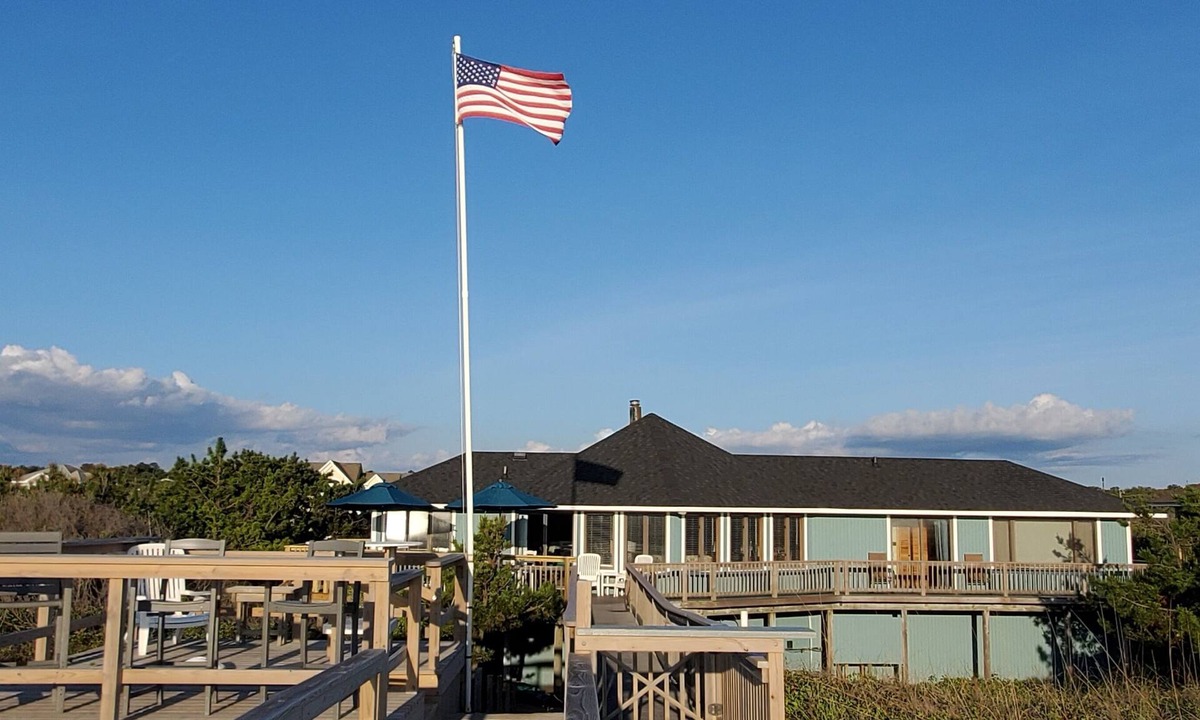 Kitty Hawk House | OCEANFRONT☆One level living w/ramp access to house & dune deck. Walk to dining!