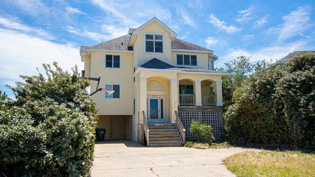 Ocean Hill House | Oceanside, 5 BRs, Community Amenities, Keyless Entry, VOH2, Corolla Del Mar