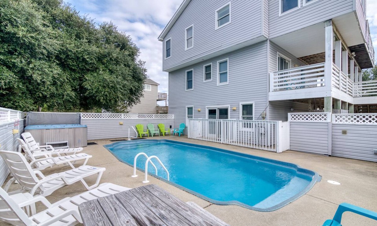 Carolina Dunes House | Oceanside home in Duck w/private pool & hot tub!