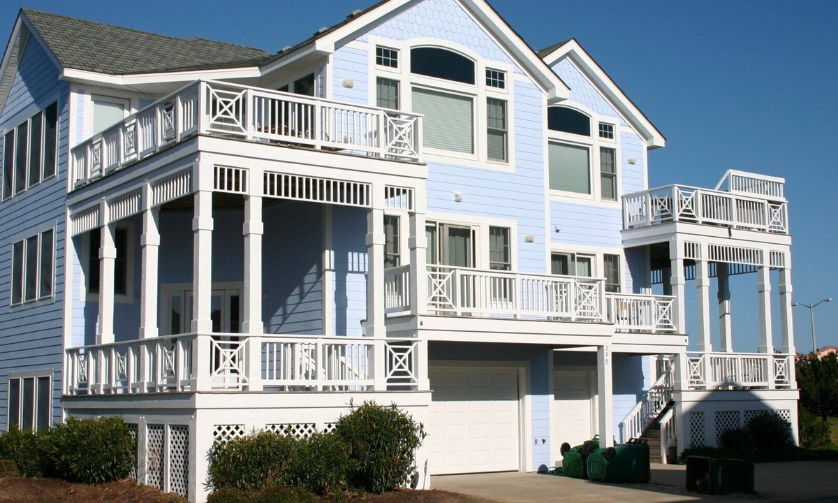 Buck Island House | Oceanside, Hot Tub, Close to Shopping, BU14, Green Grass and High Tides