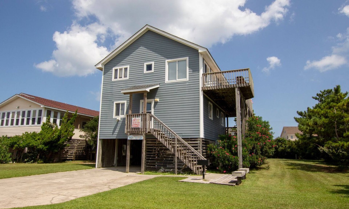 South Nags Head House | Oceanside, Ocean views, sun decks, Hot Tub, SNH418, Blue Cloud