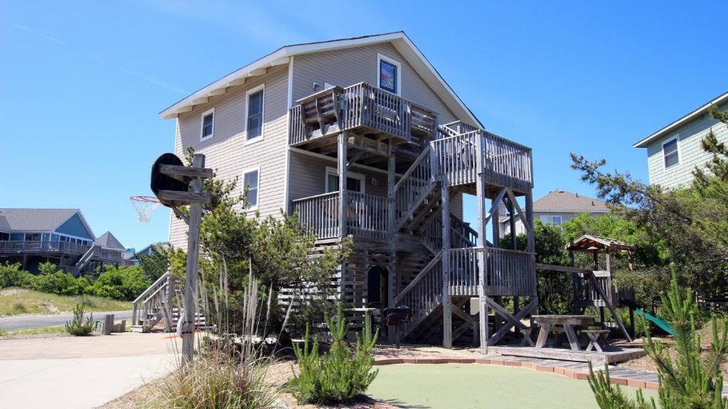 Ocean Sands House | Oceanside, Pool, Close to Beach, Sun Decks, OS1E, Seas The Day