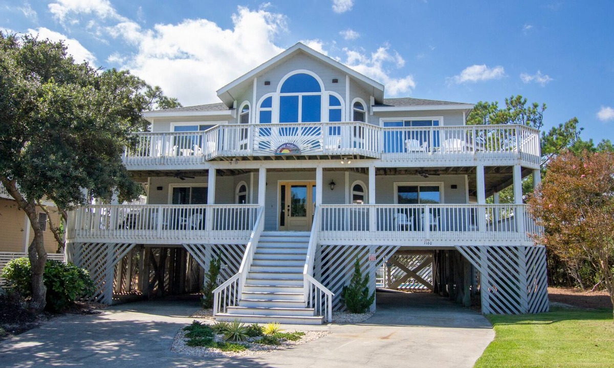 Corolla Light House | Oceanside, Private Pool, Community Amenities, Close to Beach, 146, Sunnyside