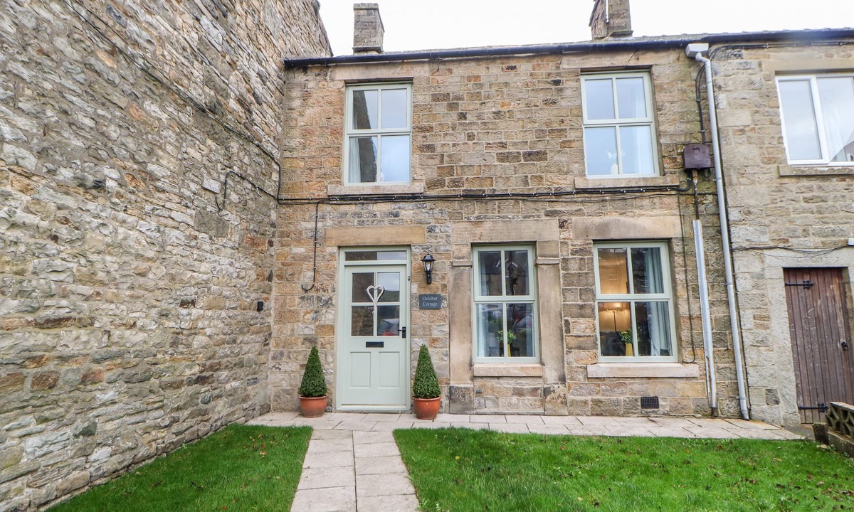 Middleton in Teesdale Cottage | OCTOBER COTTAGE, pet friendly in Middleton-In-Teesdale