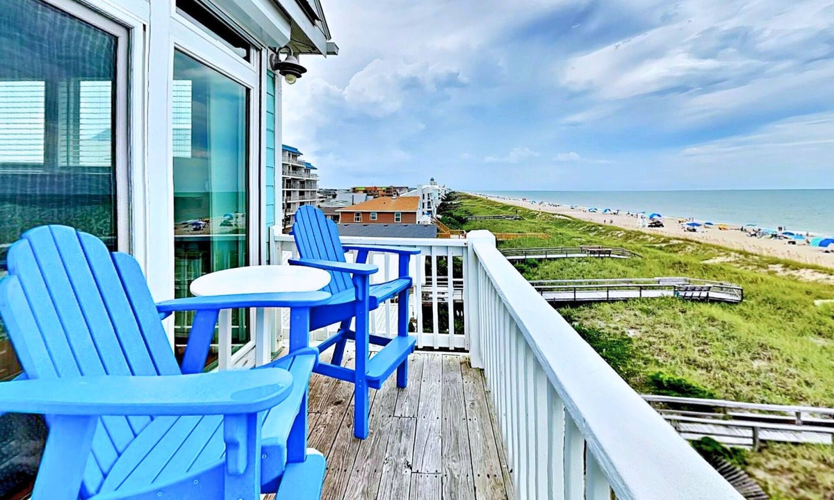 Wilmington Beach House | Octopus's Garden | Oceanfront Retreat w/Elevator + Beach Access