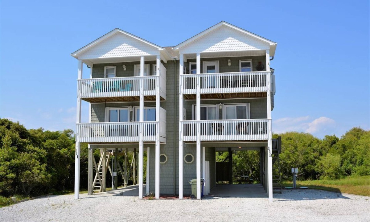 McCutcheon Field House | Off Season Discounts weekly, monthly Ohana 4/3 Walk to beach, sea & sound views!