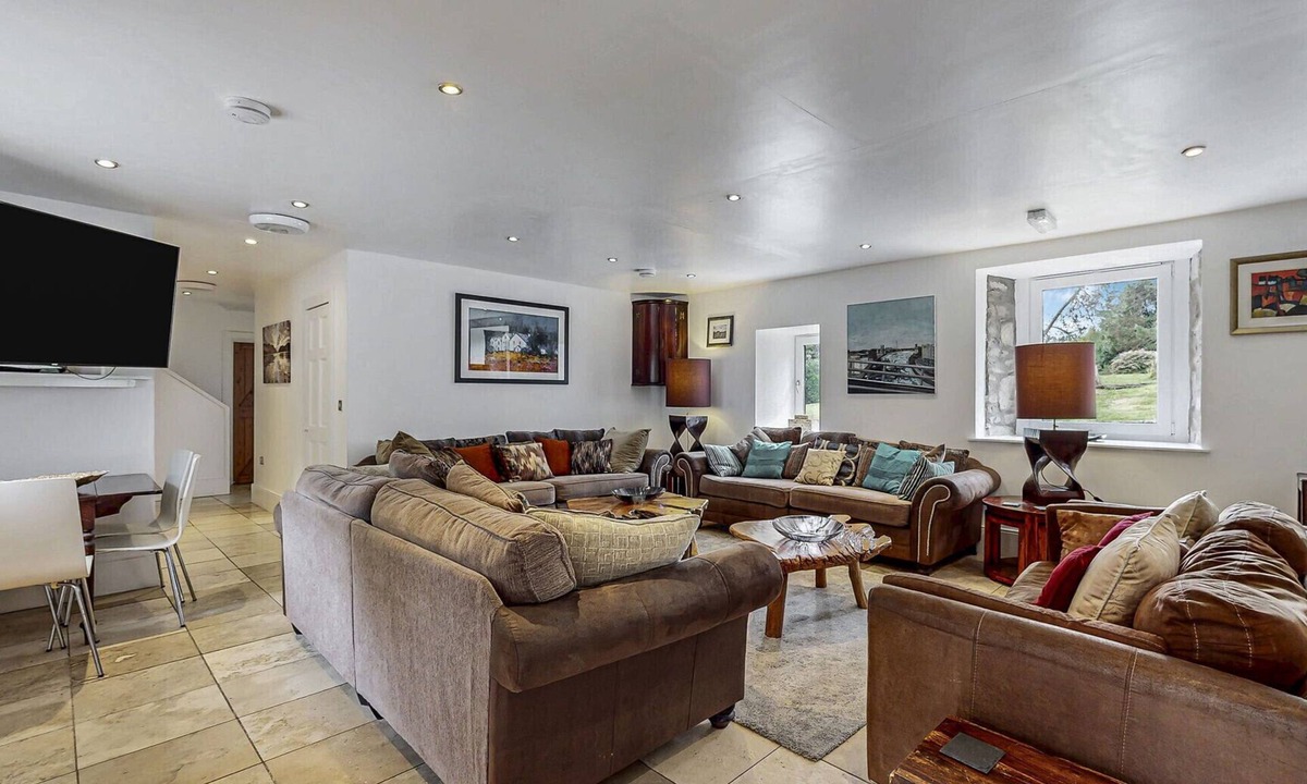 Colintraive Cottage | Old Barn at Ormidale House