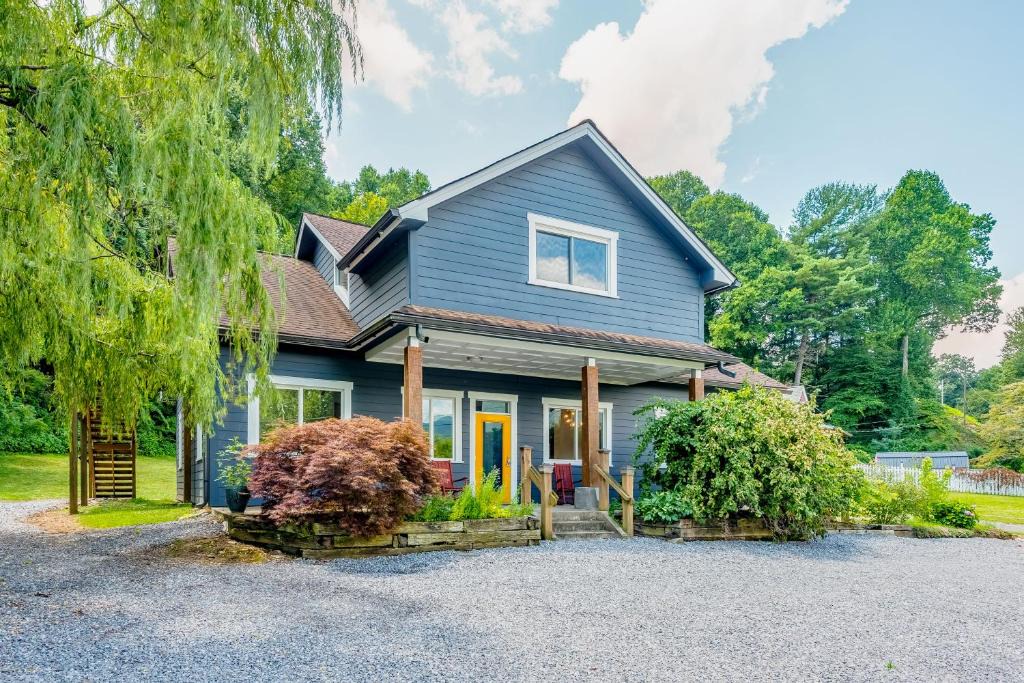 Swannanoa Apartment | Old Lytle Cove Rd - Lower Unit