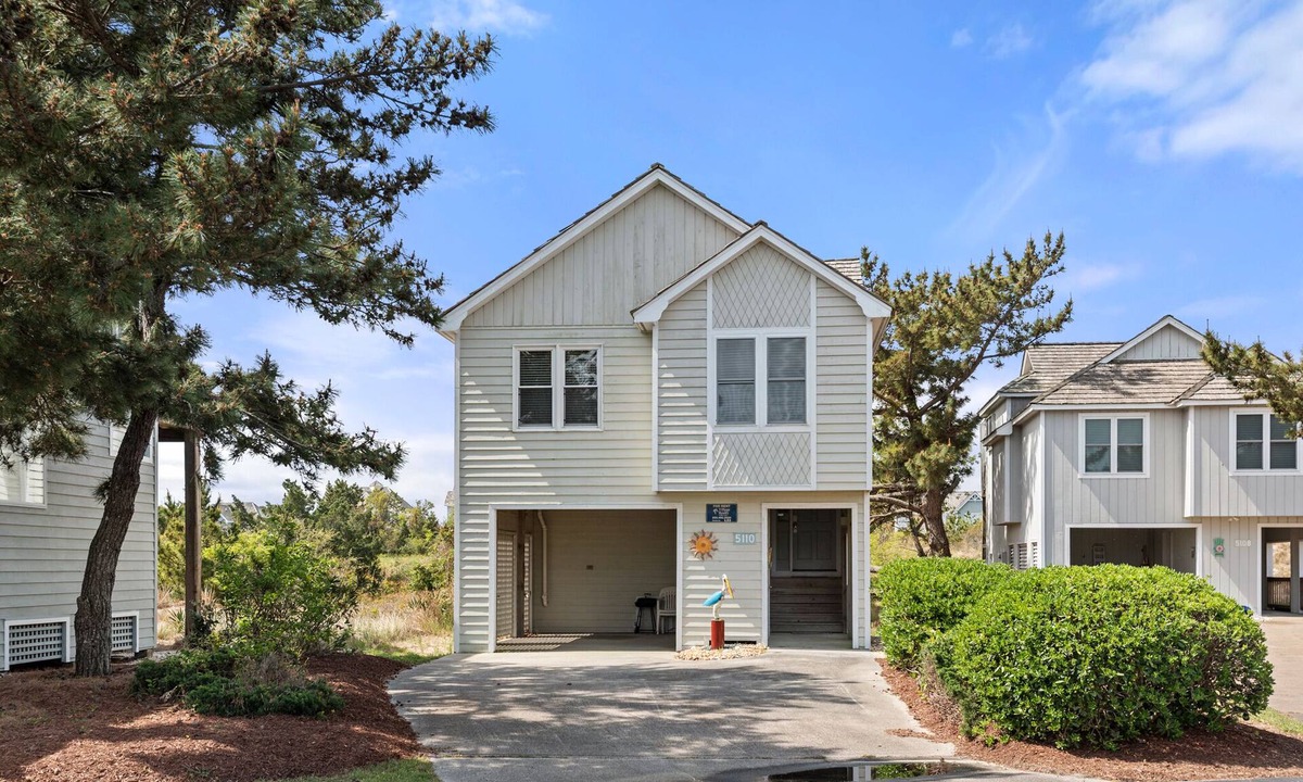 Nags Head House | On The Sunny Side: Soundside | Shared Pool