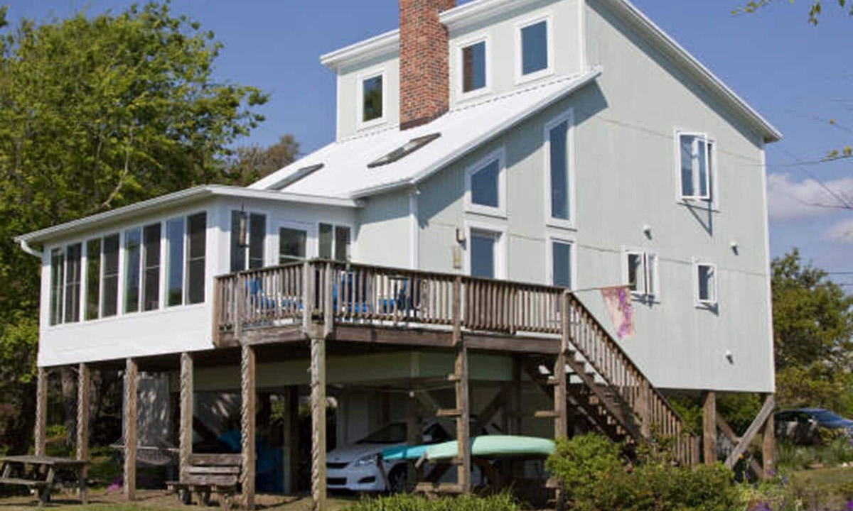 Hampstead Bed & Breakfast | On the waterway, free kayaking! he