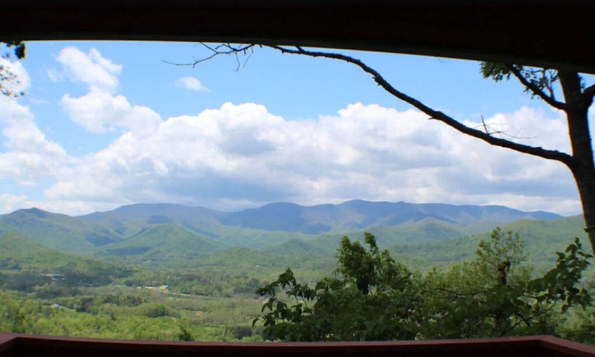 Franklin House | On Top of Ole Smokey