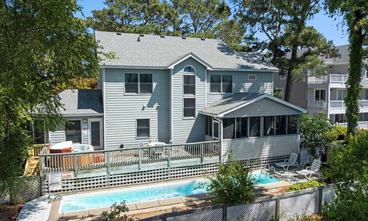 Corolla Light House | On Valentine Pond: Soundfront | Saltwater Pool