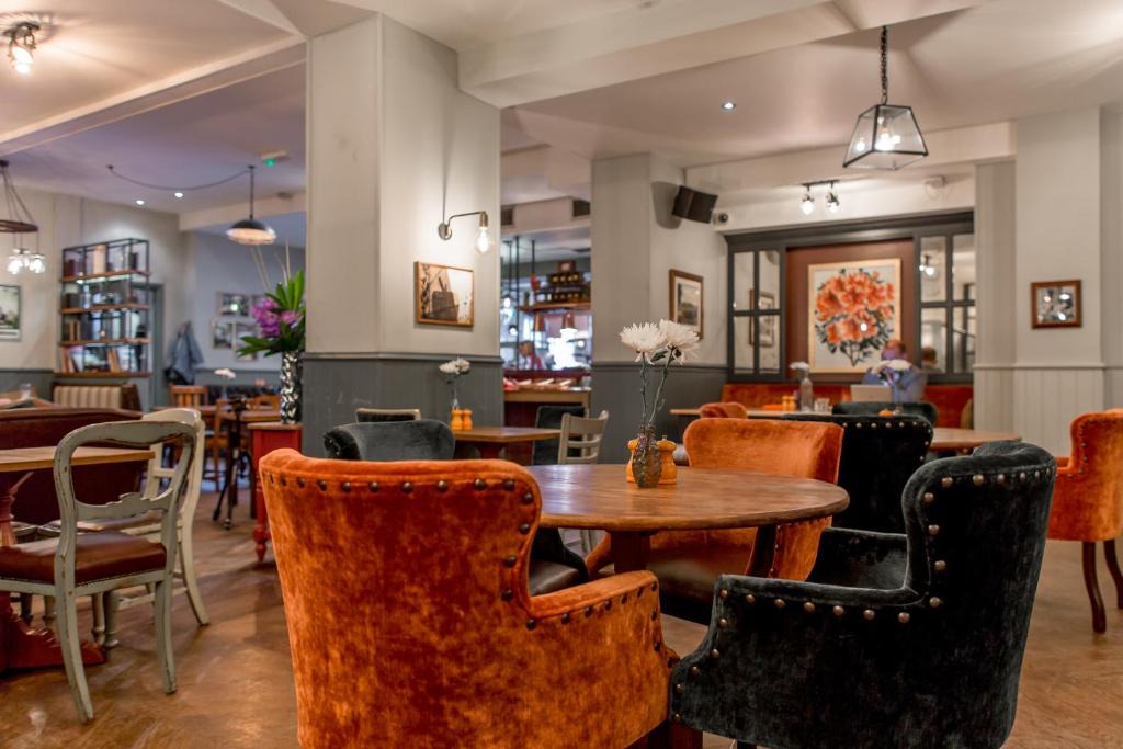 South Richmond Hotel | Orange Tree