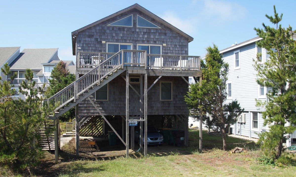 Ocean Sands House | OS606- Charming cottage, 5 bedrooms, 3 baths and very close to the beach!