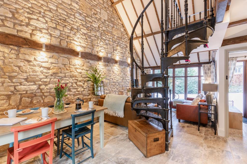Blockley House | Otters Abode